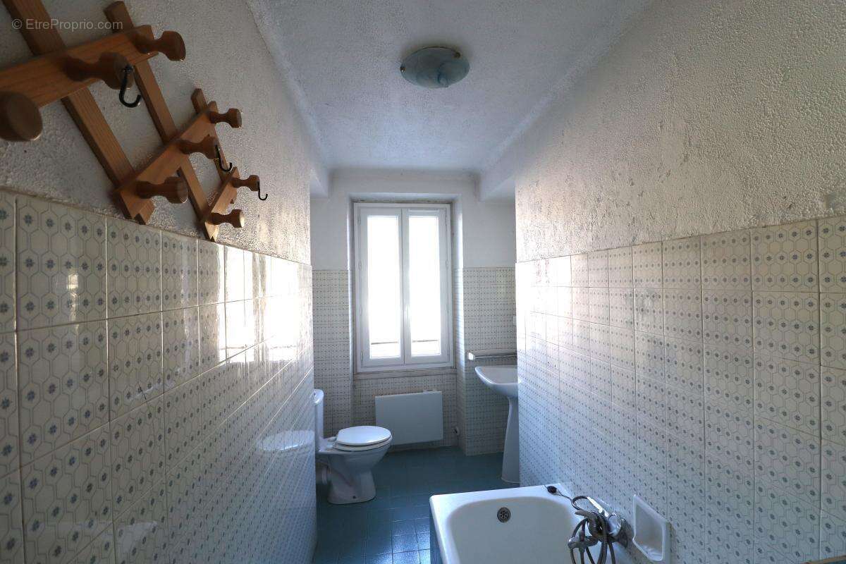 Appartement à L'ESCARENE