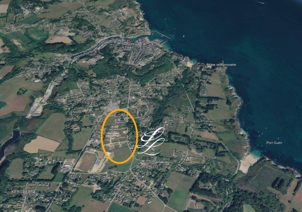 Terrain à CHATEAU-GONTIER