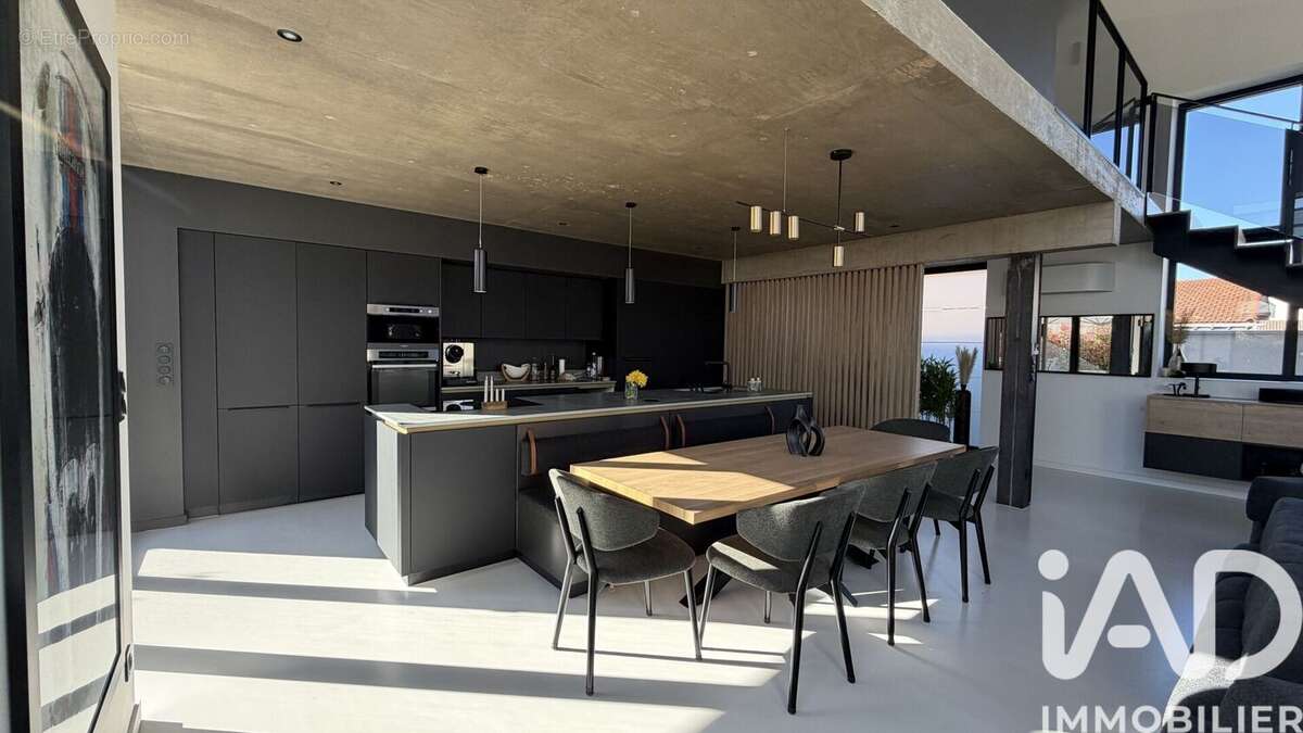 Photo 3 - Maison à VEAUCHE