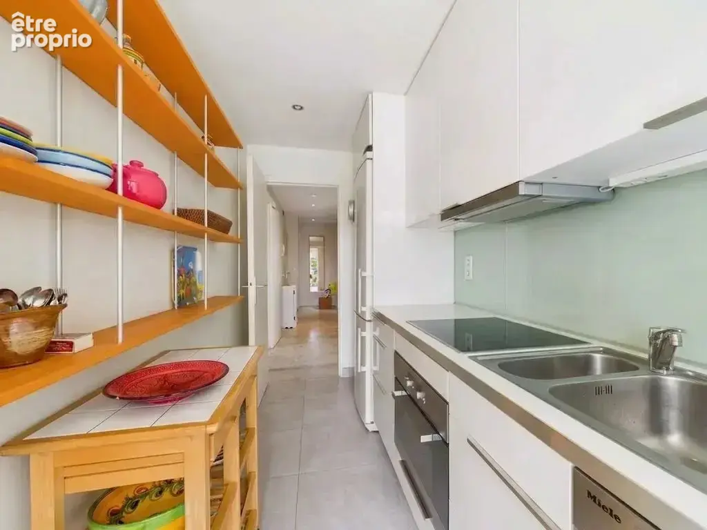 JUAN-LES-PINS – T3 avec Grande Terrasse, Garage et Piscine - photo 6