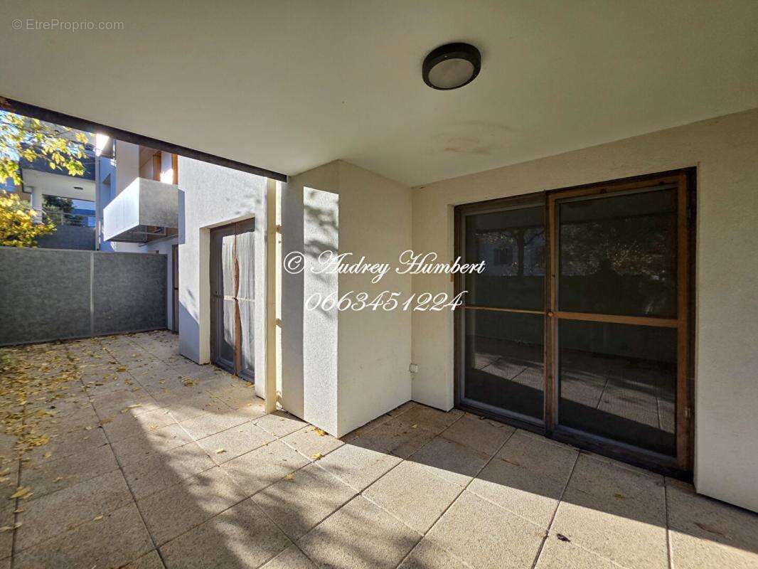 En RDC d'une résidence prisée, BEL APPARTEMENT T3 DE 67 M²  avec jardin, place de parking, terrasse et possibilité de garage en  - photo 9