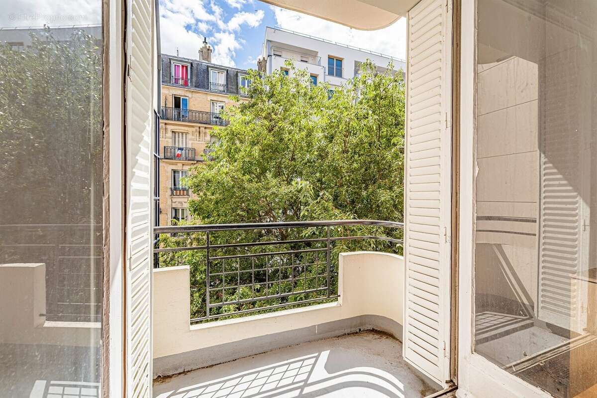 Appartement à PARIS-17E
