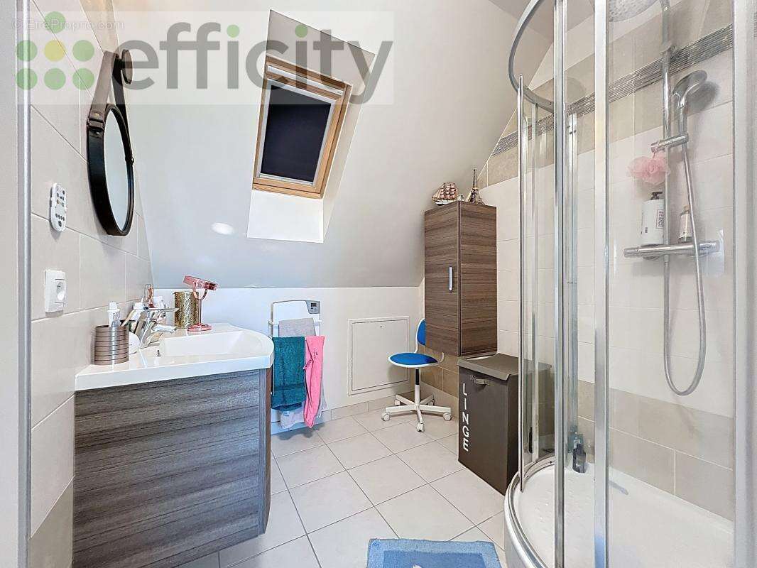 Maison à BAILLY-ROMAINVILLIERS