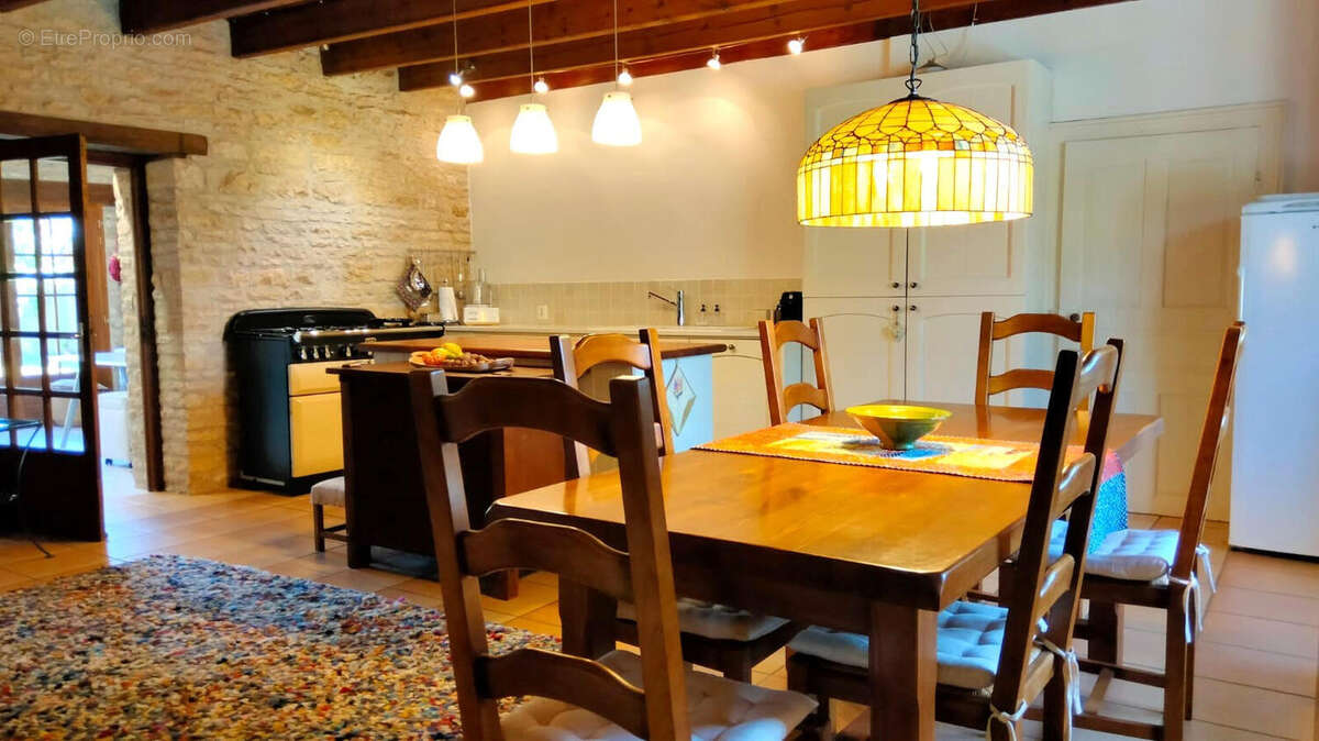 OPEN PLAN KITCHEN - Maison à MESSE