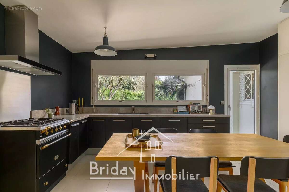 Maison à SAINT-CYR-AU-MONT-D'OR