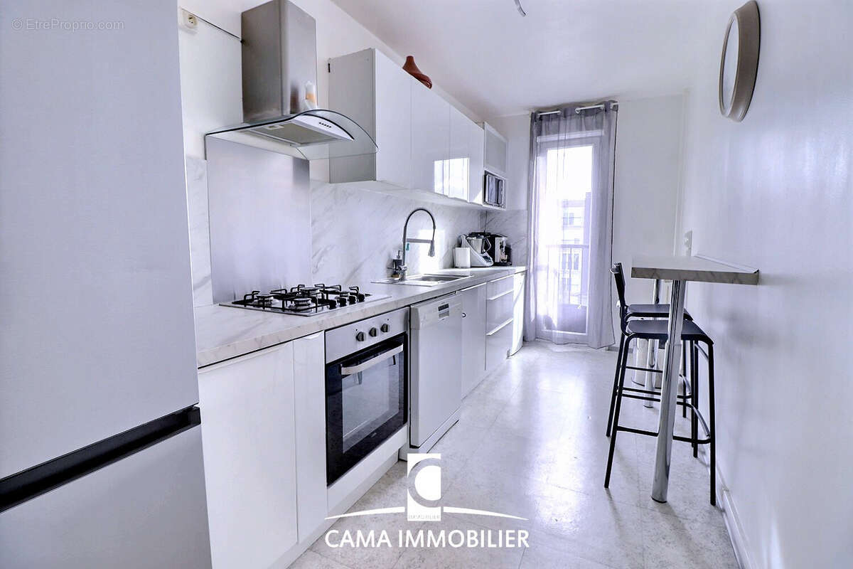 Appartement à FONTENAY-LE-FLEURY