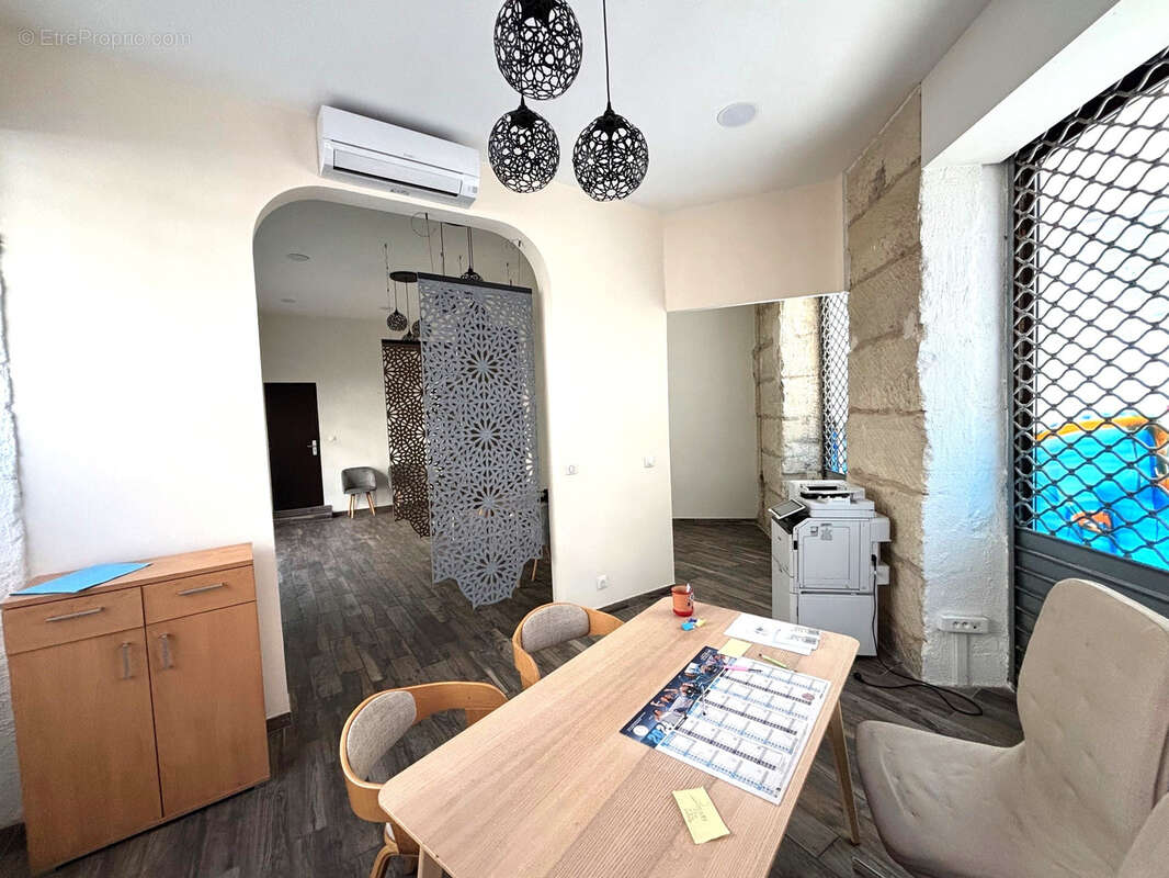 Commerce à MARSEILLE-1E