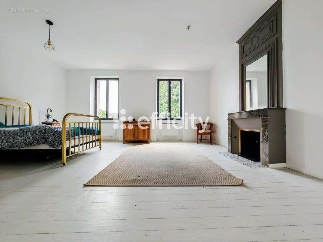 Maison 175 m² à Berson  - photo 11