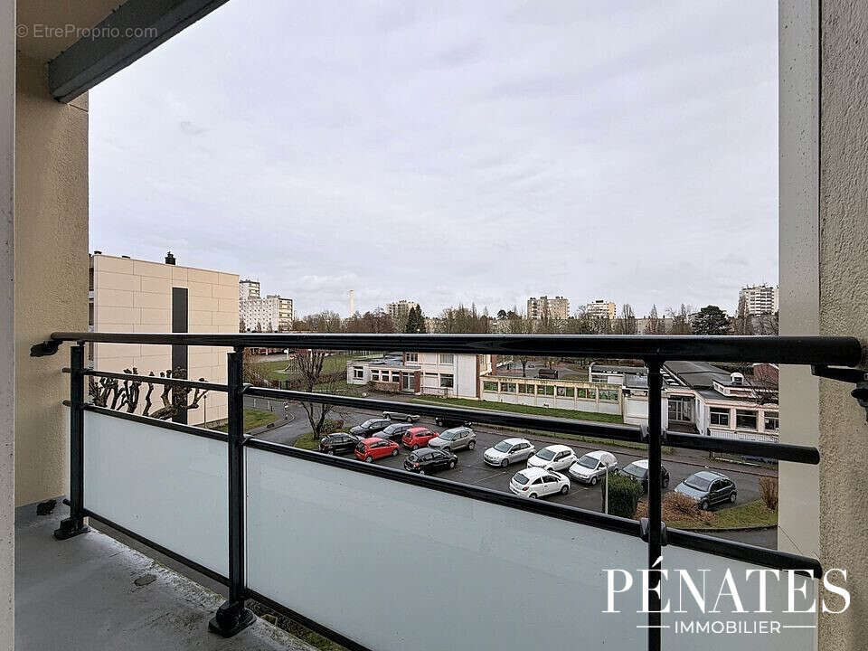 Appartement à MONT-SAINT-AIGNAN