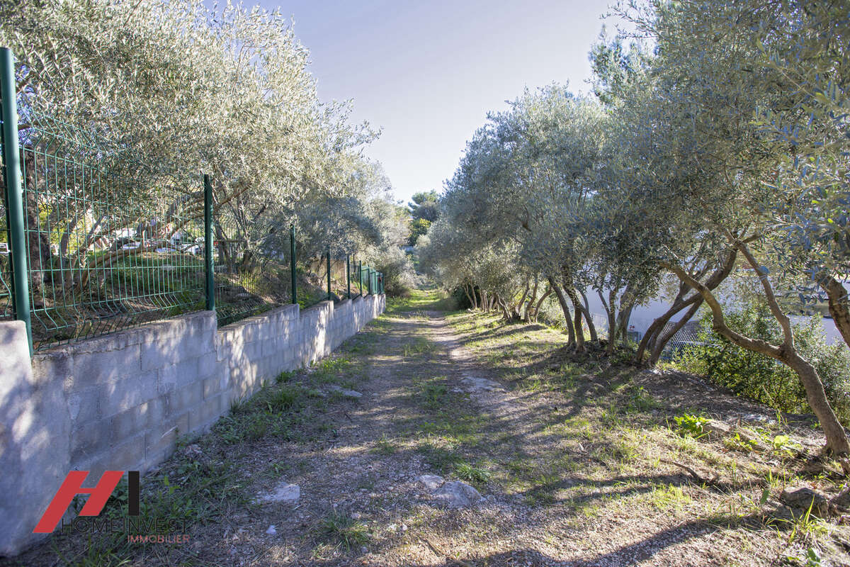 Terrain à MARSEILLE-12E