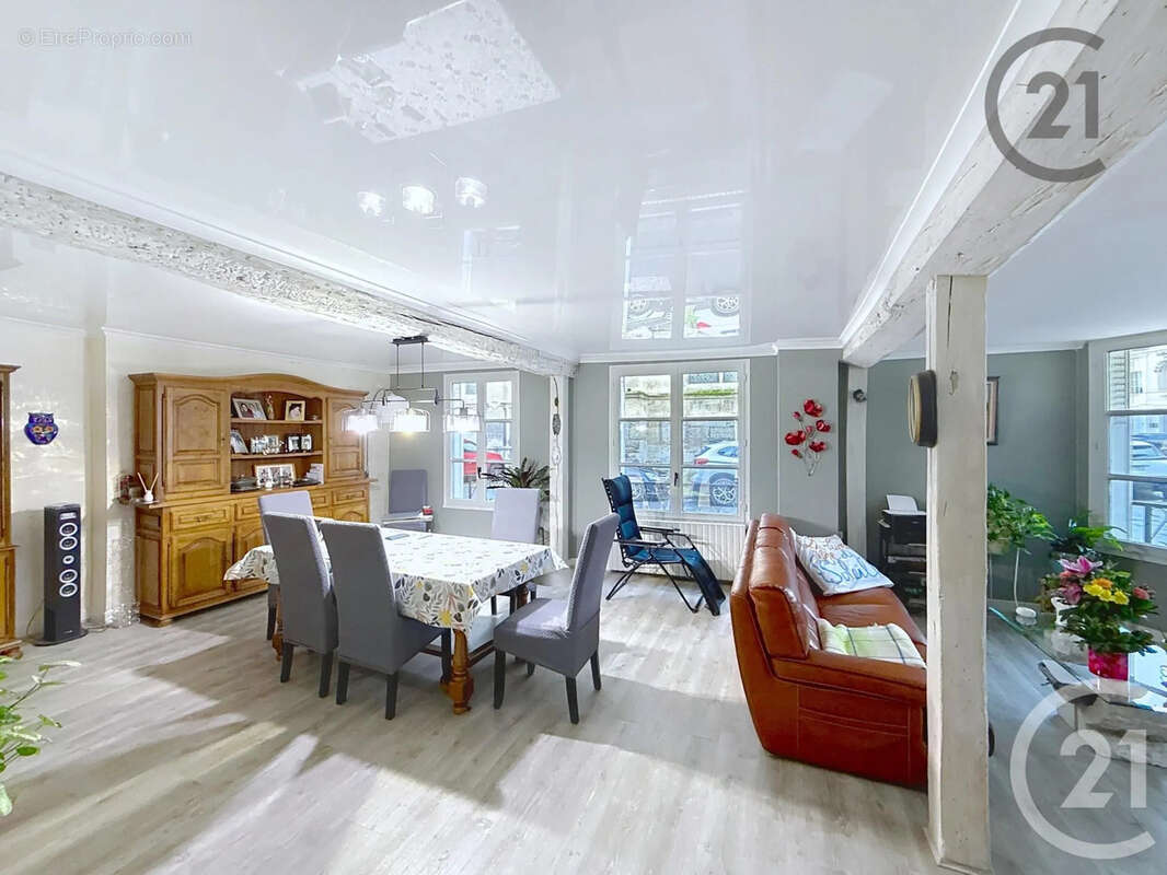 Maison à BRAY-SUR-SEINE