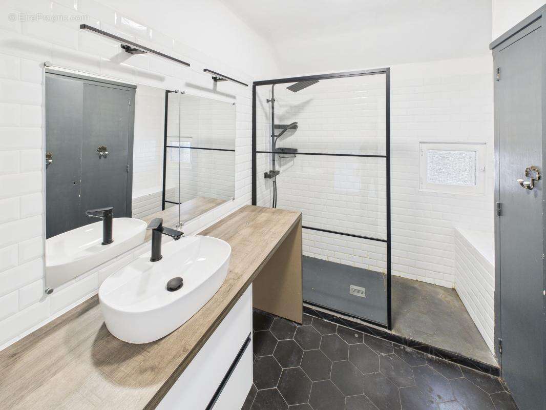 Appartement à AIX-LES-BAINS