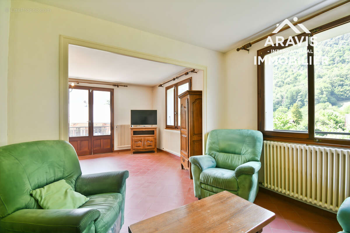 EXCLUSIVITÉ - Maison familiale avec vue panoramique sur les montagnes à Thônes - photo 8