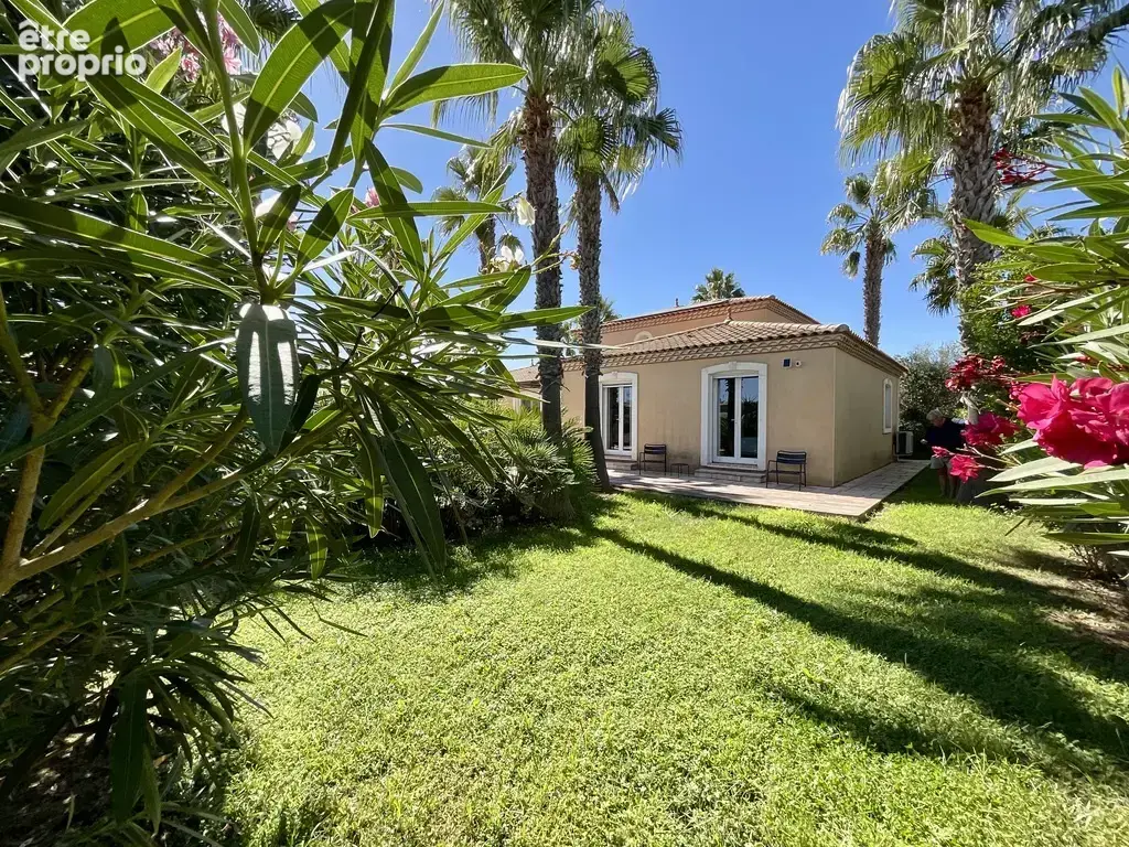 Villa de charme avec piscine, jardin paysager, double garage et prestations premium - photo 19