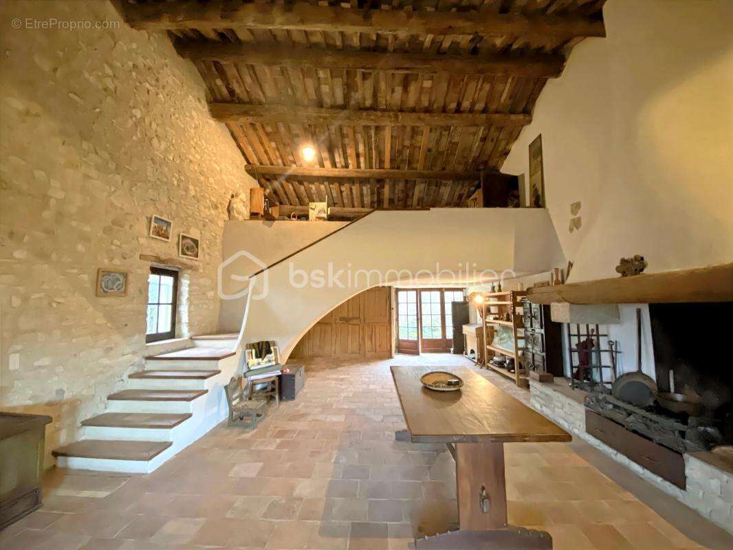Mas provençal du xviiiᵉ siècle (apt en luberon 84)– vue lavandes – 3 logements – de type t12- piscine – fort potentiel touristiq - photo 7