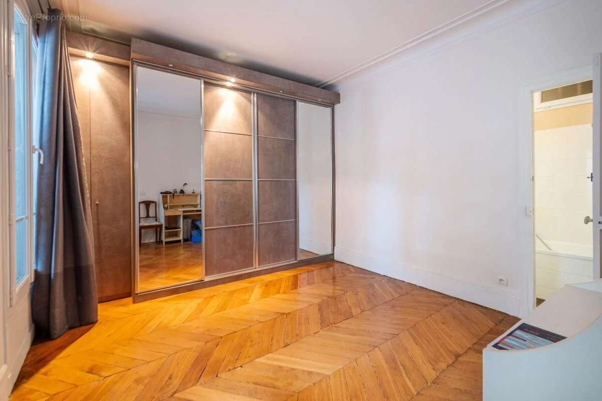 Appartement à PARIS-11E