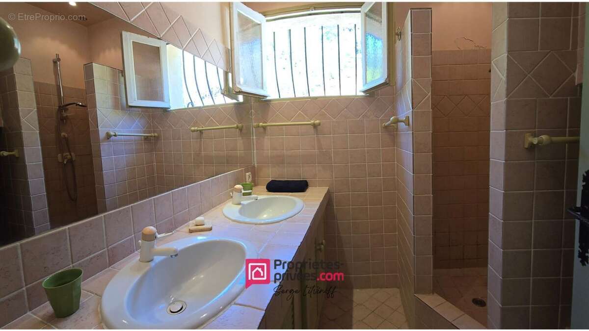 Maison à PLAN-DE-LA-TOUR