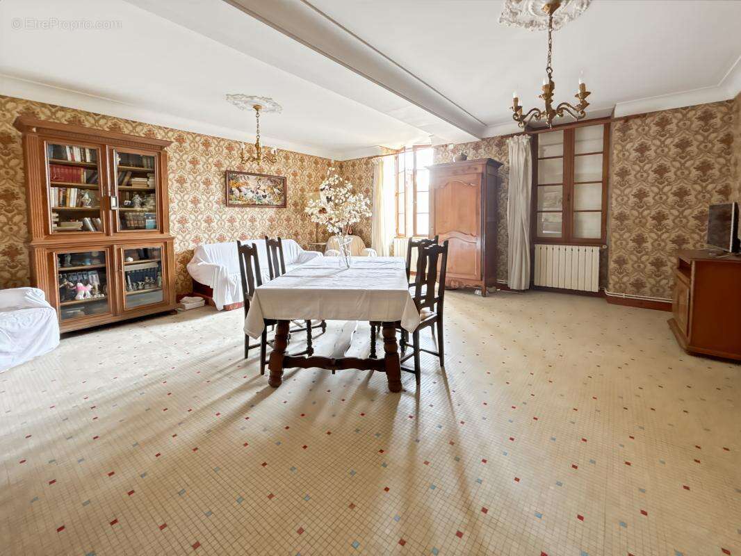 Maison à JARNAC-CHAMPAGNE