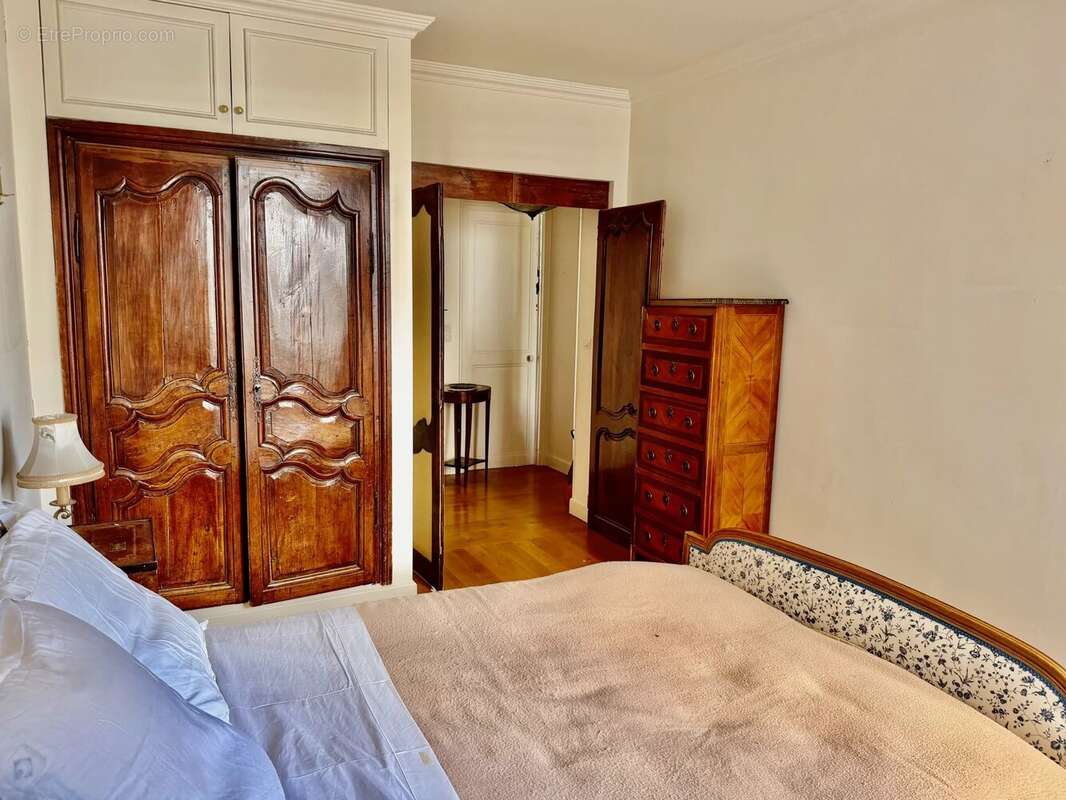 Appartement à PARIS-14E