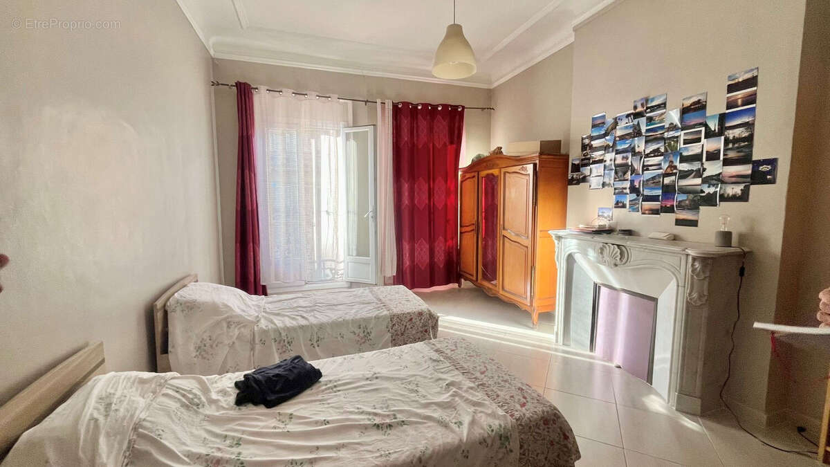 Appartement à MARSEILLE-1E