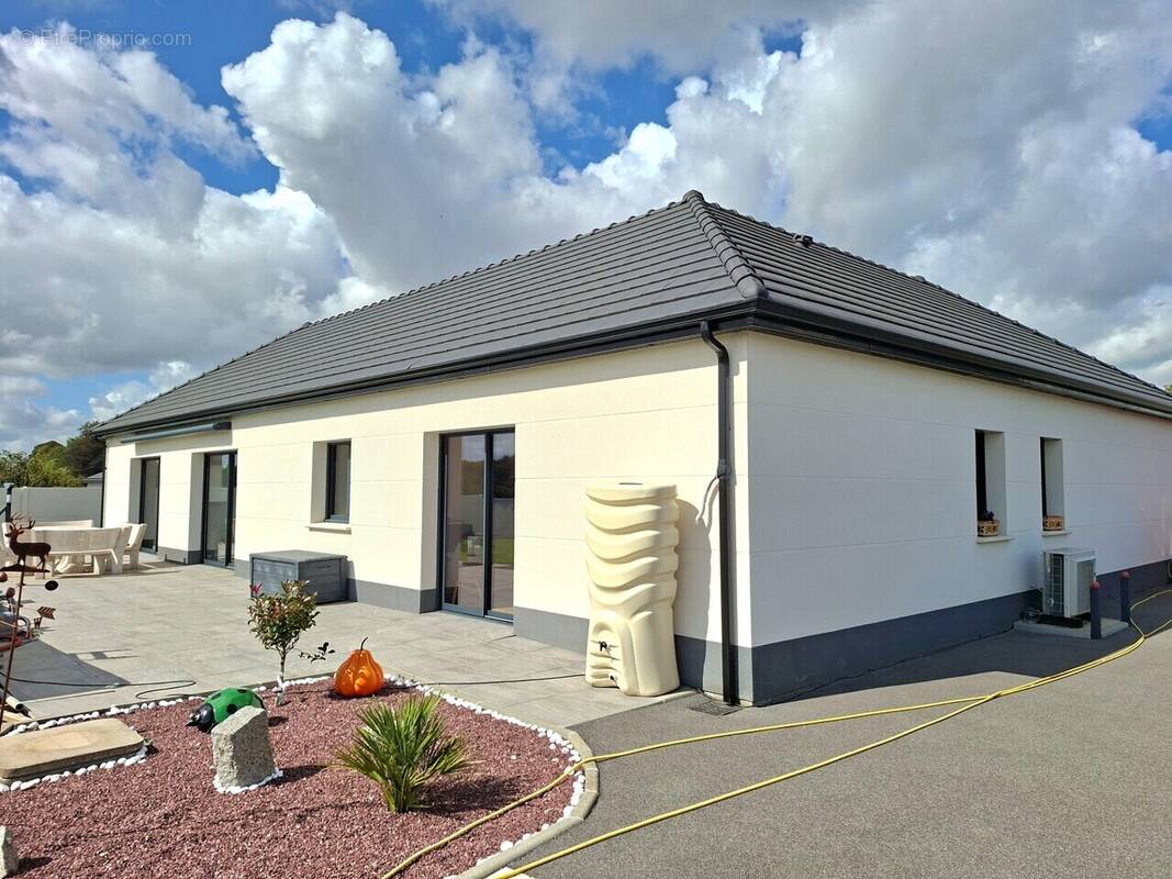 Maison à LA CHAUSSEE