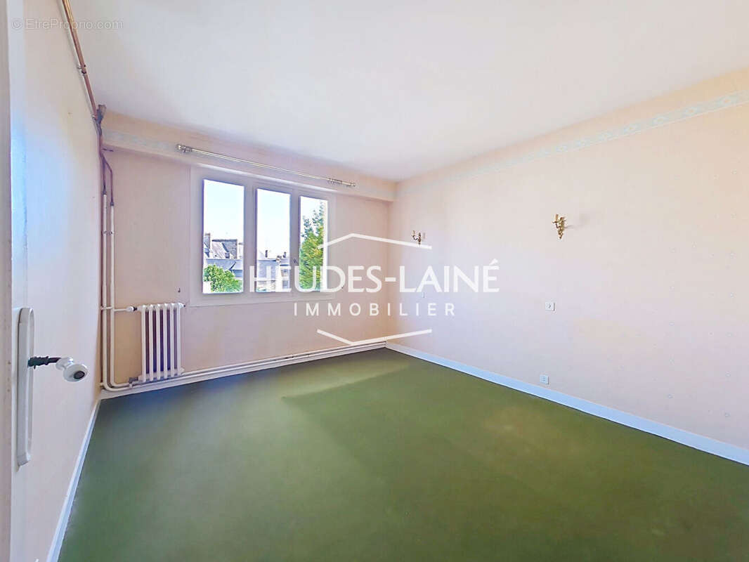 Appartement F4 à rénover - AVRANCHES - photo 7