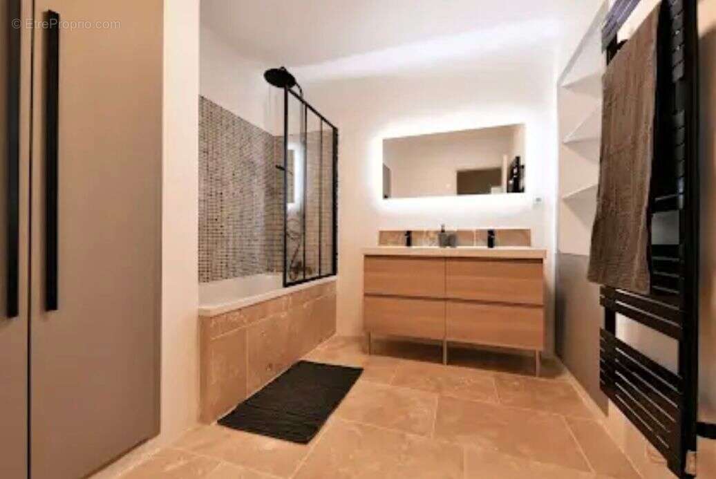 Appartement à UZES