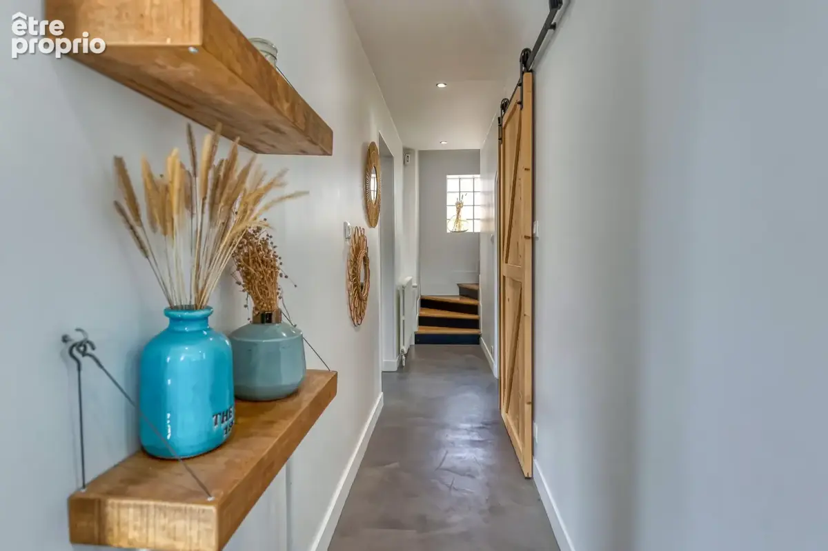 VIZILLE - Maison de 92m2 habitables + 60 m2 utiles, rénovée avec goût, disposant d'une vue dégagée et de beaux - photo 7