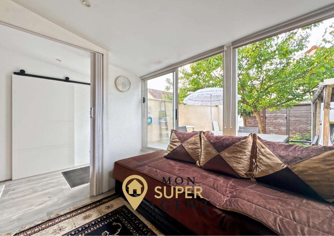 Maison à LE MEE-SUR-SEINE