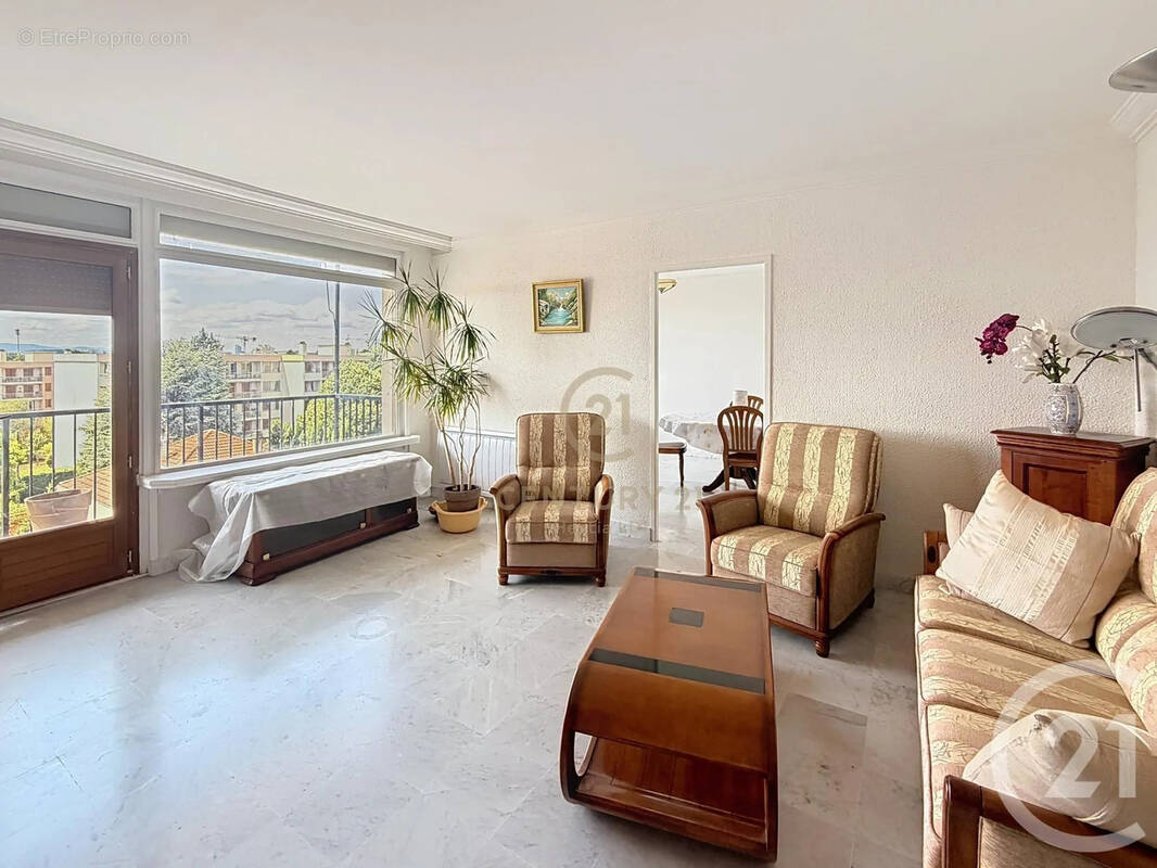 Appartement à BRON