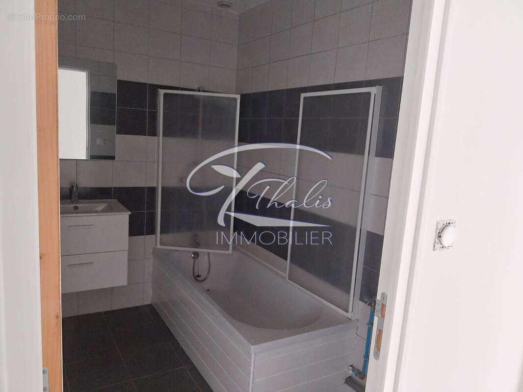 Maison à AMBARES-ET-LAGRAVE