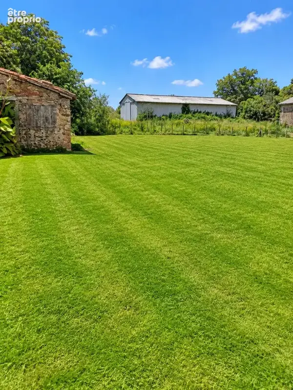 Adriers - Corps de ferme rénové de 3 chambres avec jardin. Classement énergétique A ! Une maison exceptionnelle. - photo 14
