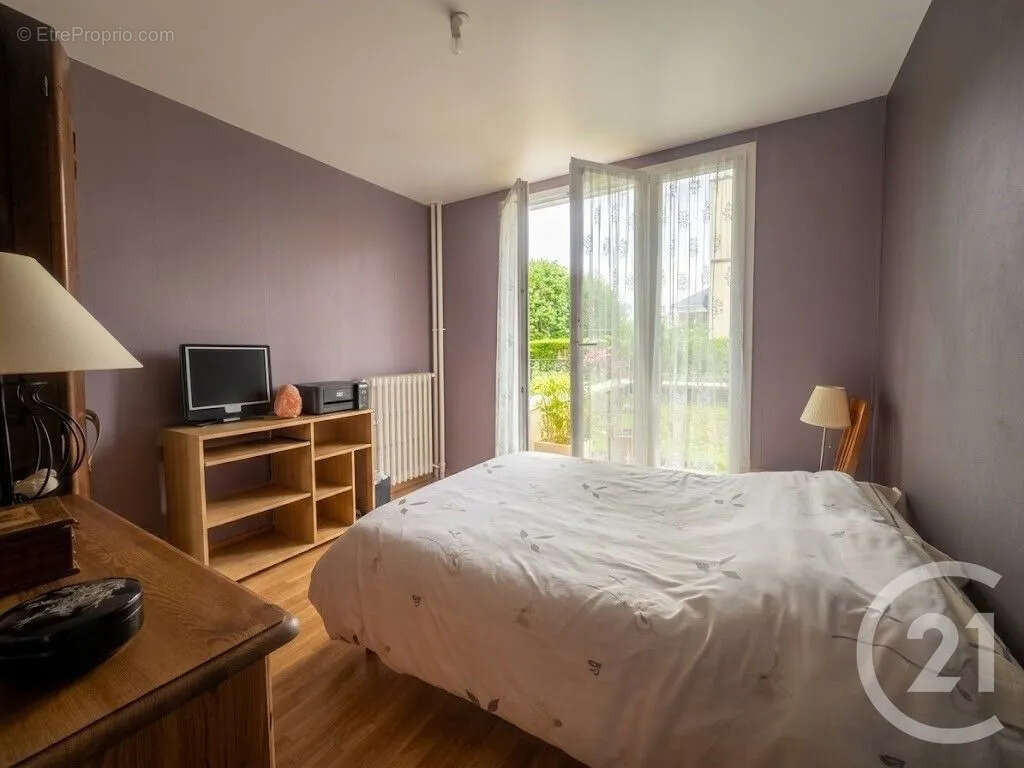 Appartement à SAINT-MAUR-DES-FOSSES