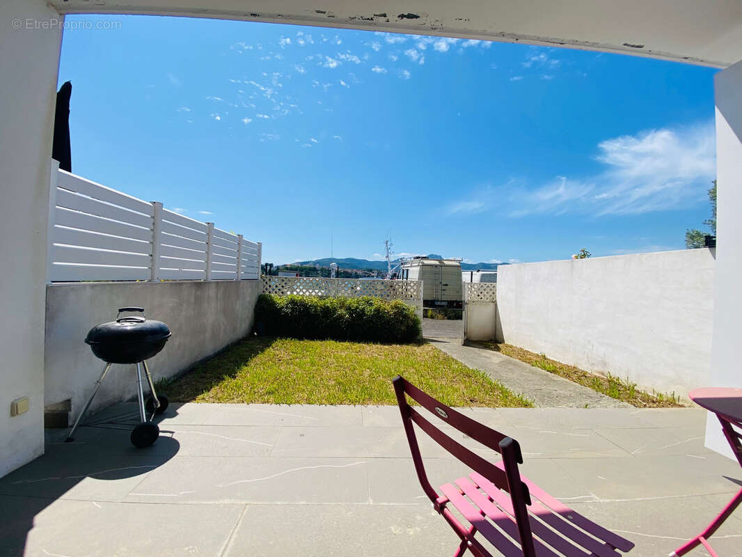 Immeuble de 135m2 situe au port de la floride avec vue magnifique - photo 4