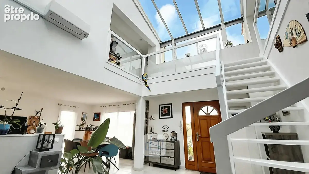 Vertou centre-ville - Superbe maison d'architecte cinq chambres et piscine - photo 3