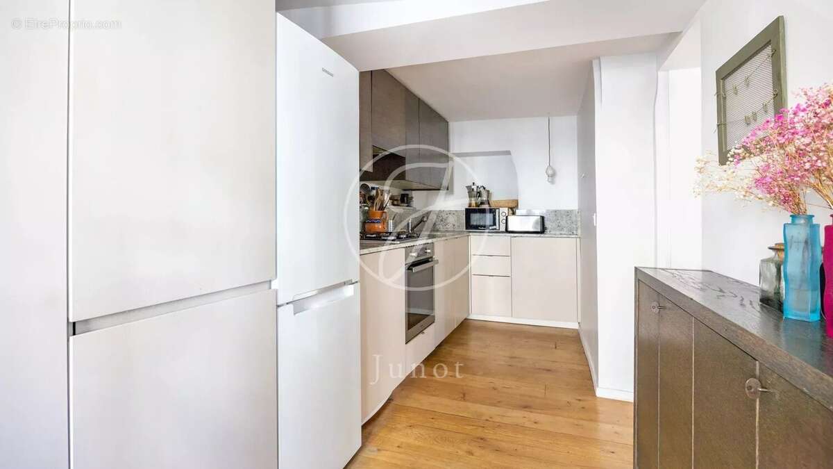 Appartement à PARIS-2E