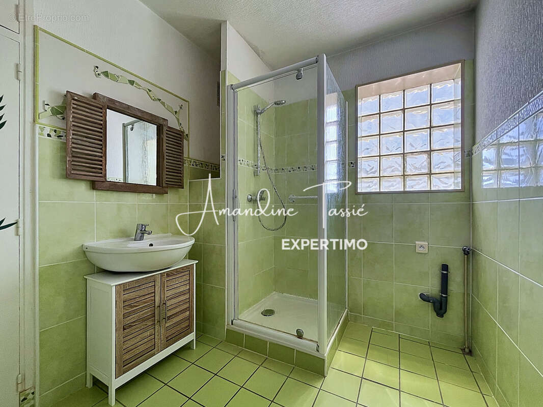 EXCLUSIVITÉ   Appartement vendu loué. T3 lumineux avec ascenseur et vue dégagée à Millau - photo 9