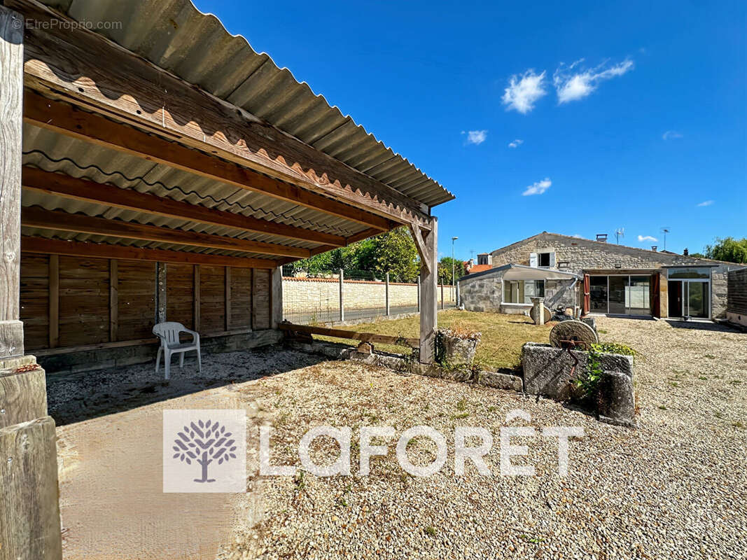 Maison en pierre à vendre entre GEMOZAC (17260) et PONS (17800), à TANZAC (17260) - Référence 4090 - photo 18