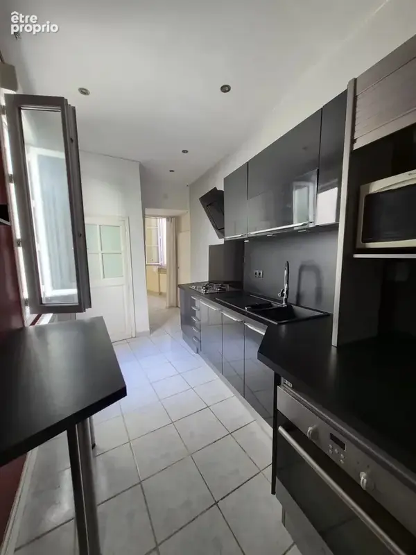 Narbonne – cœur de ville – appartement de caractère avec grand garage - photo 2