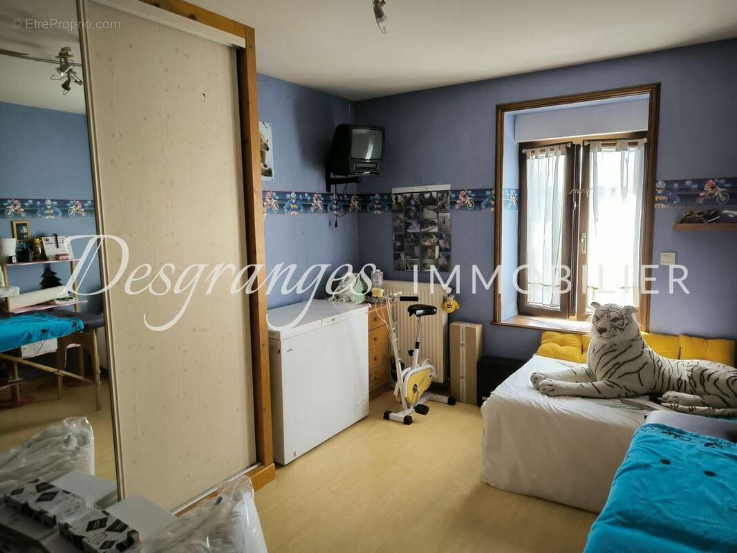 Appartement à BUSSIERE-GALANT