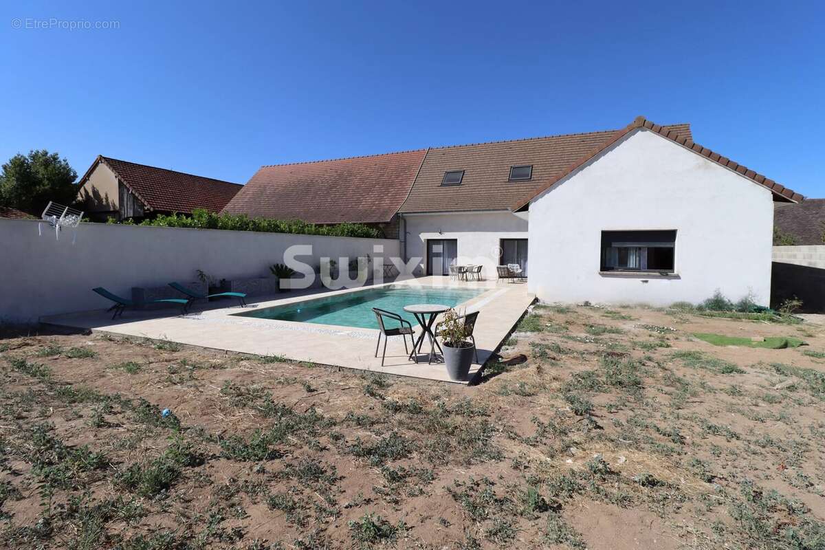 Maison contemporaine de 205 m² avec piscine à Épervans - photo 3