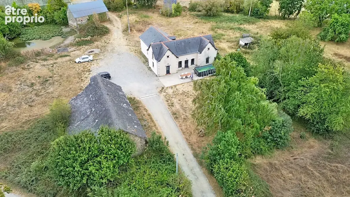 Maison à FROMENTIERES