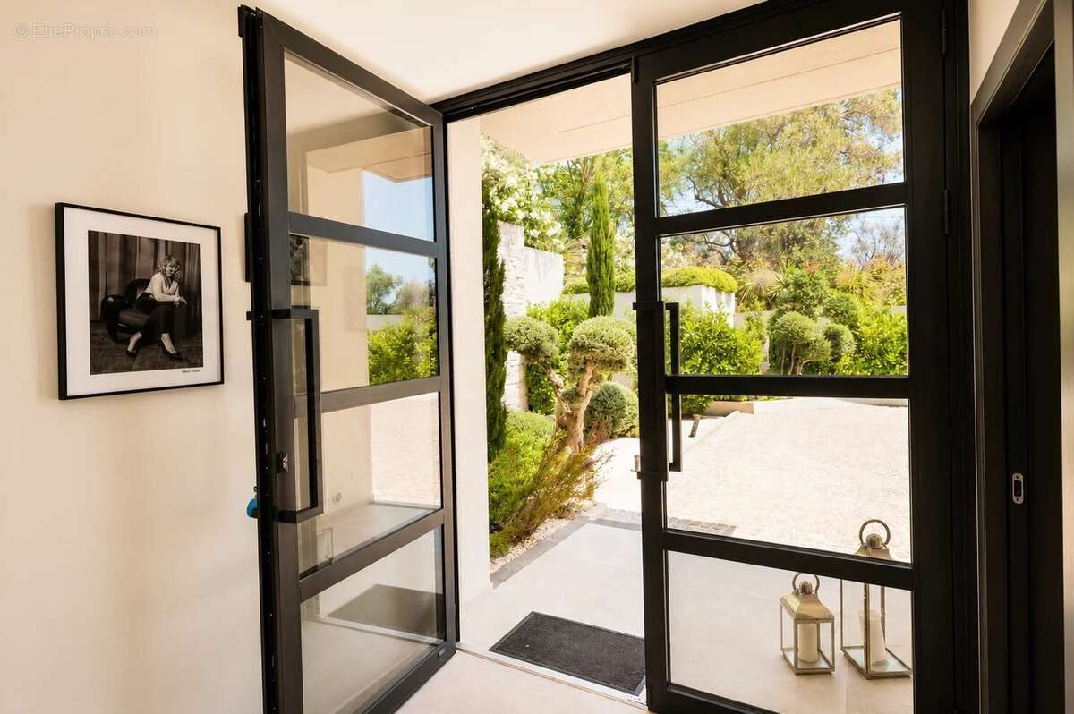 Maison à VALBONNE