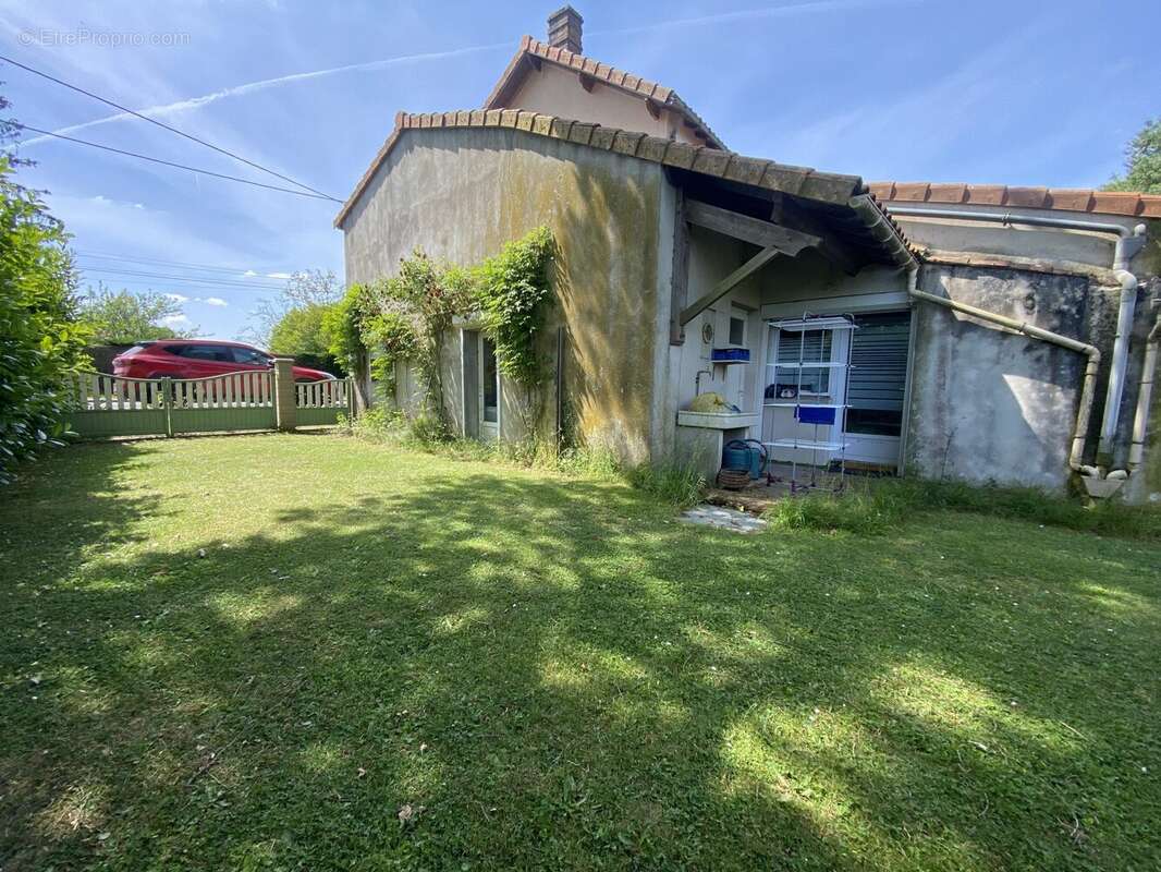 Maison à BEGROLLES-EN-MAUGES