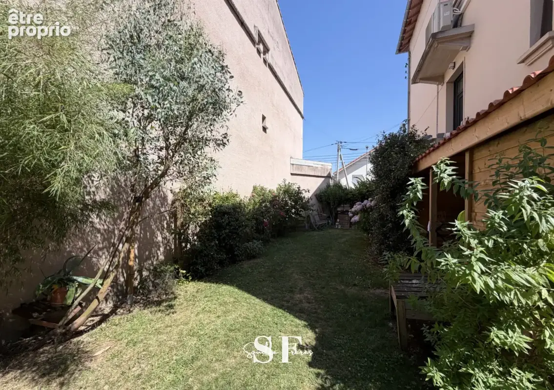 Agen - charmante maison de ville renovee avec garage et jardin - photo 12