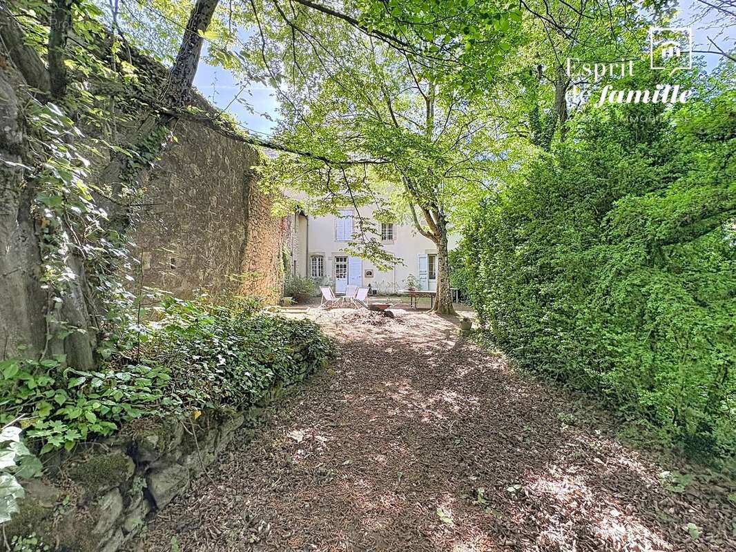 Maison à CHARMES-SUR-L'HERBASSE