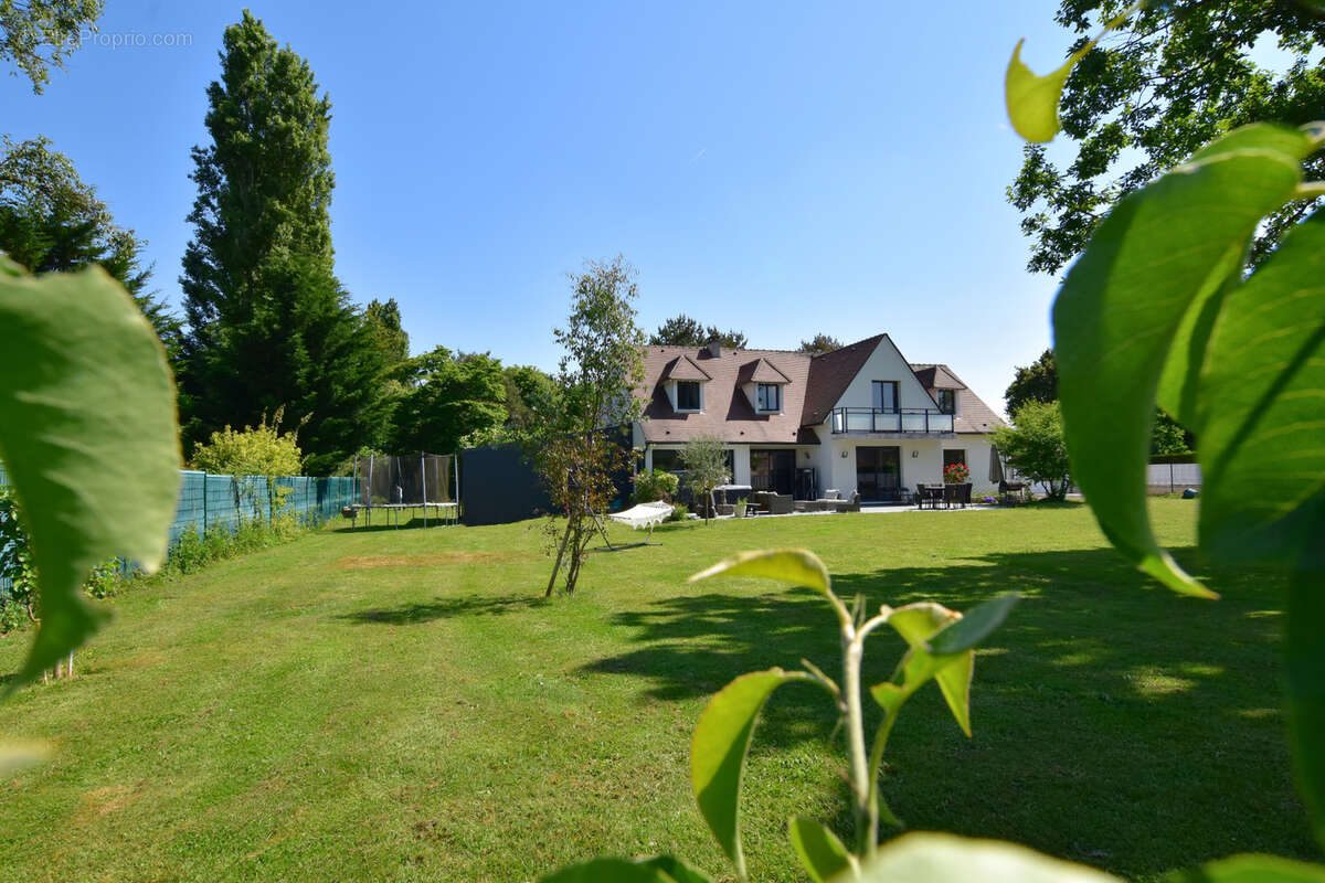Maison à LES ESSARTS-LE-ROI