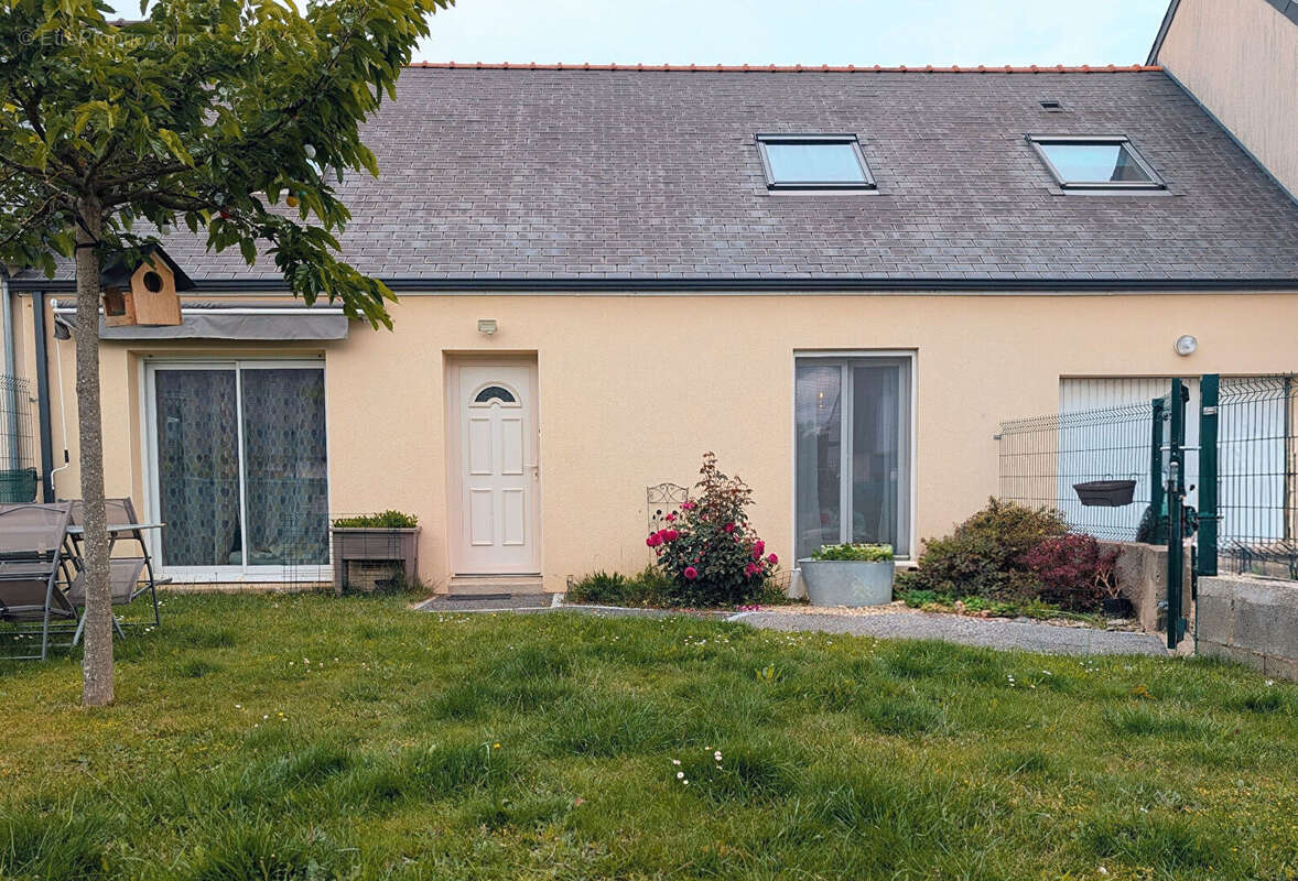 Maison à SOULAINES-SUR-AUBANCE