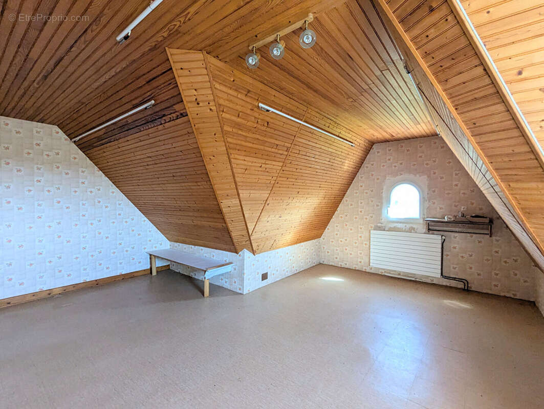 Maison à TREDREZ-LOCQUEMEAU