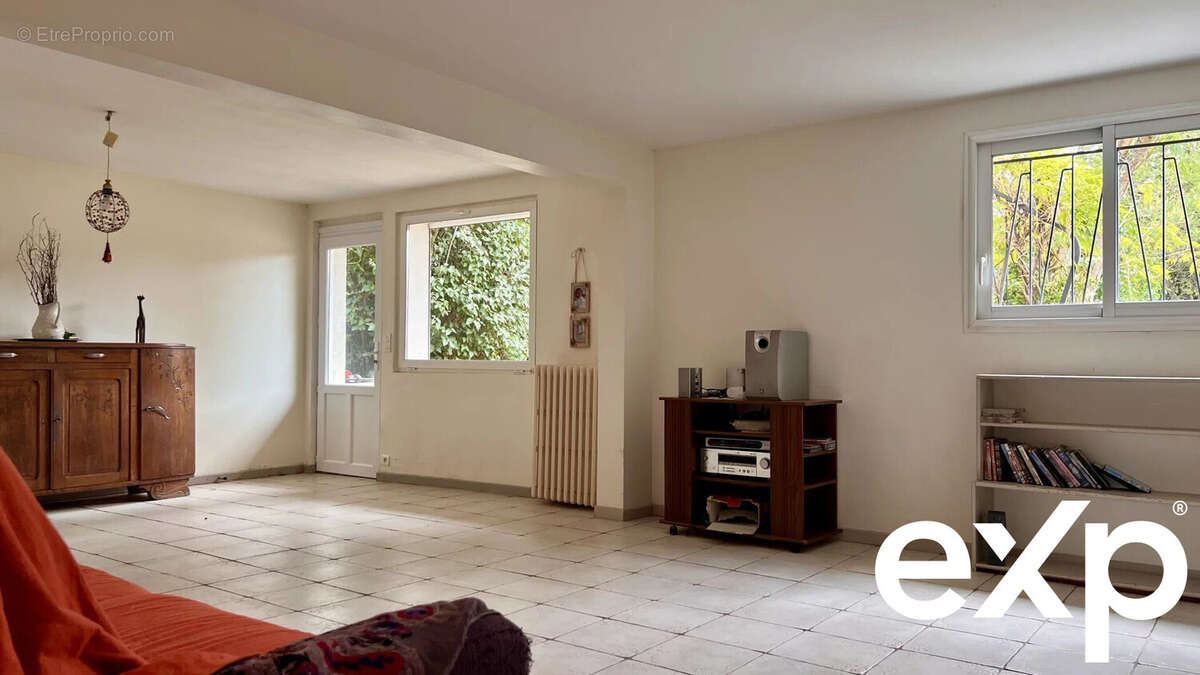 Maison à SAINTE-LUCE-SUR-LOIRE